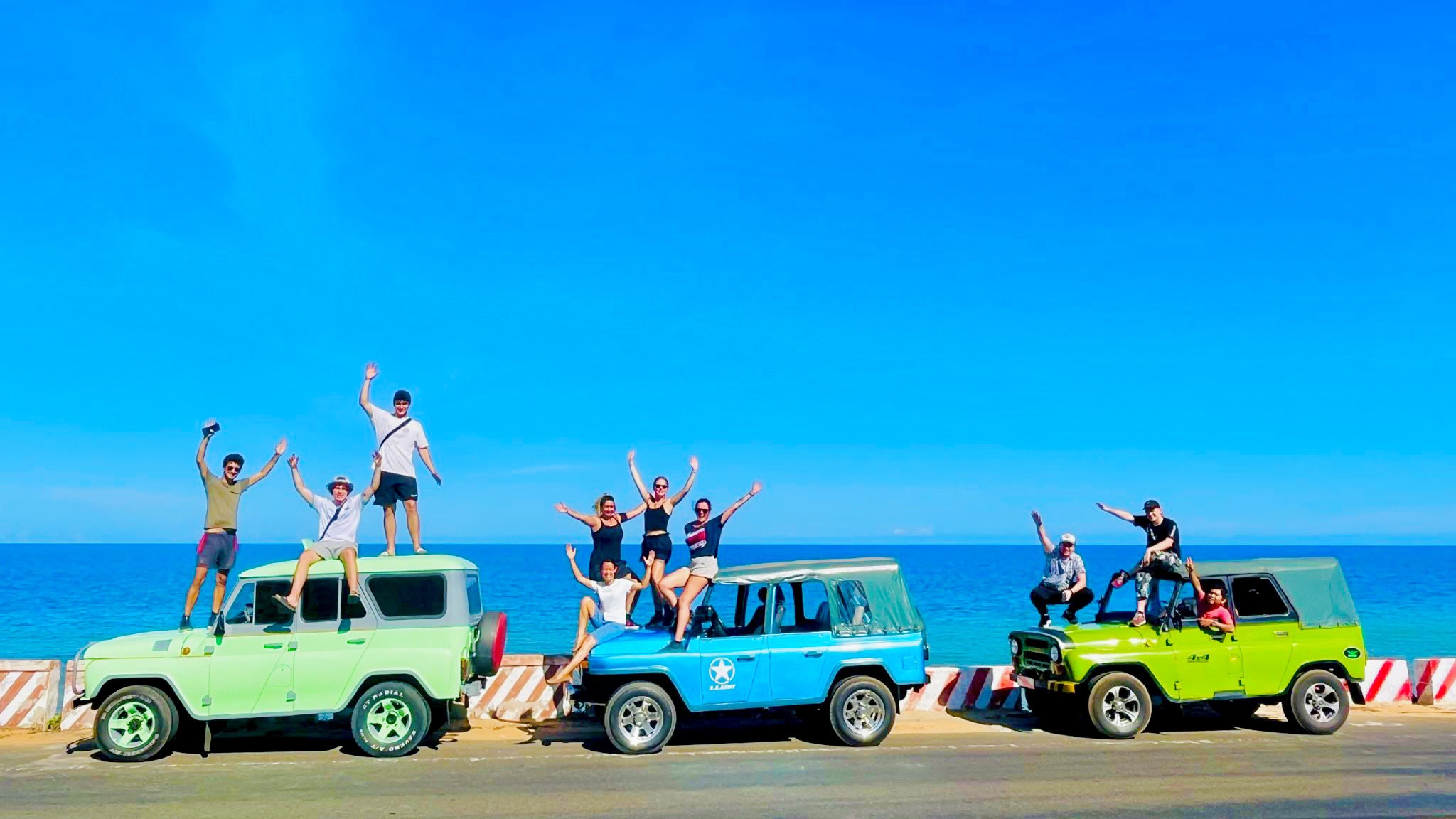 Mui Ne: 2-Day JEEP Tour & Beach Escape from HCMC with Hotel